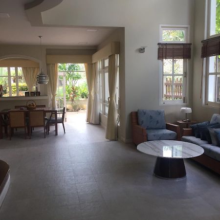 Baan Dhewaran Beachfront Villa Na Chom Thian Eksteriør billede
