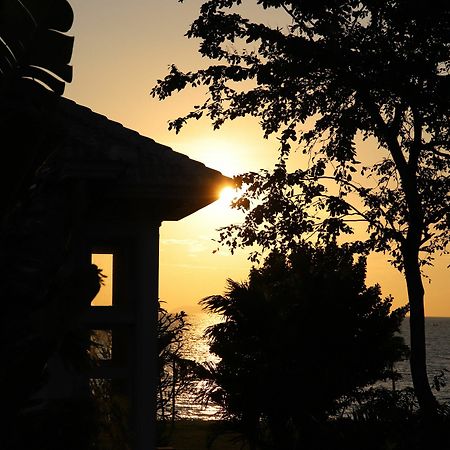 Baan Dhewaran Beachfront Villa Na Chom Thian Eksteriør billede