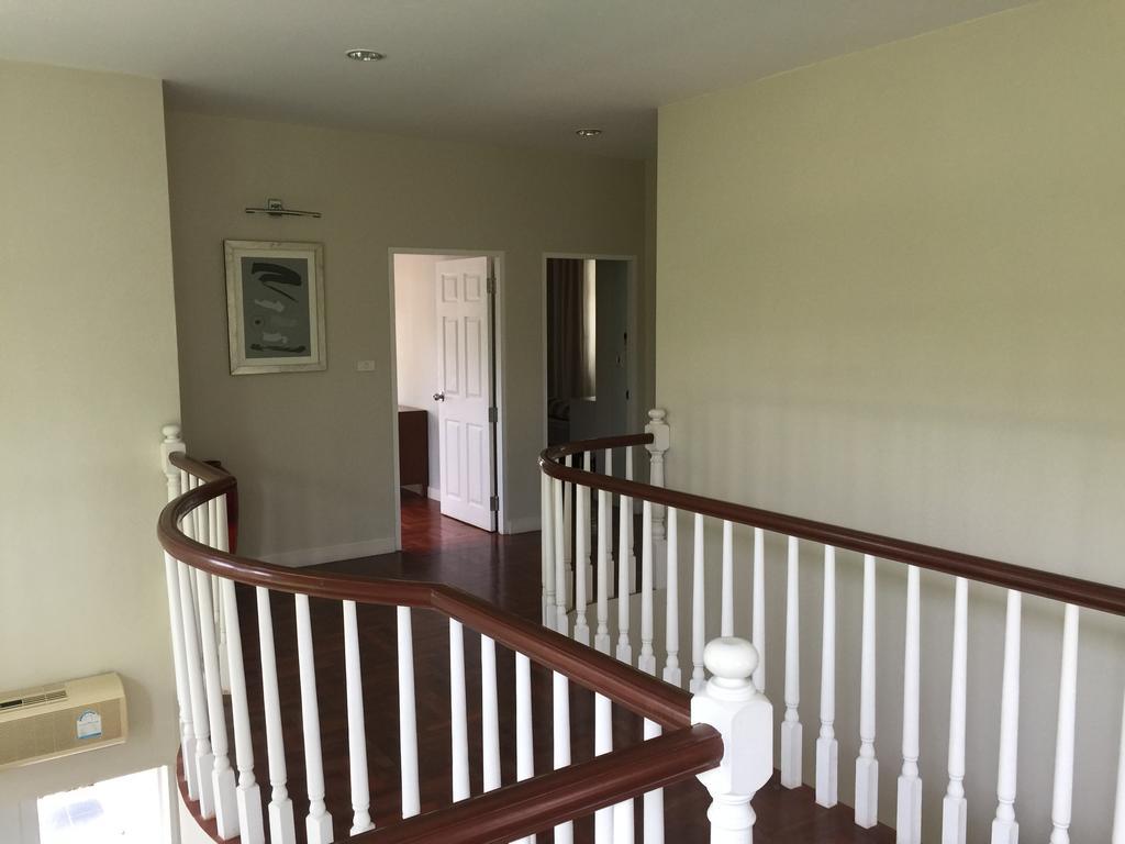 Baan Dhewaran Beachfront Villa Na Chom Thian Eksteriør billede