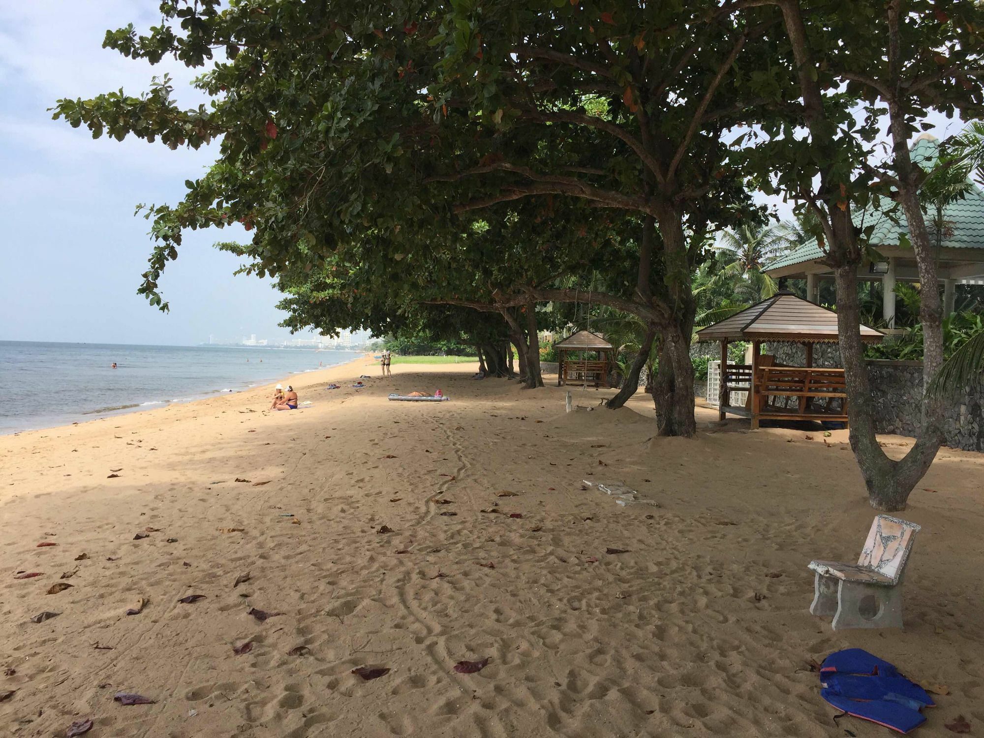 Baan Dhewaran Beachfront Villa Na Chom Thian Eksteriør billede