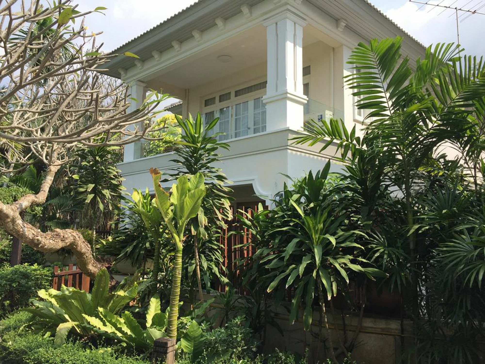 Baan Dhewaran Beachfront Villa Na Chom Thian Eksteriør billede