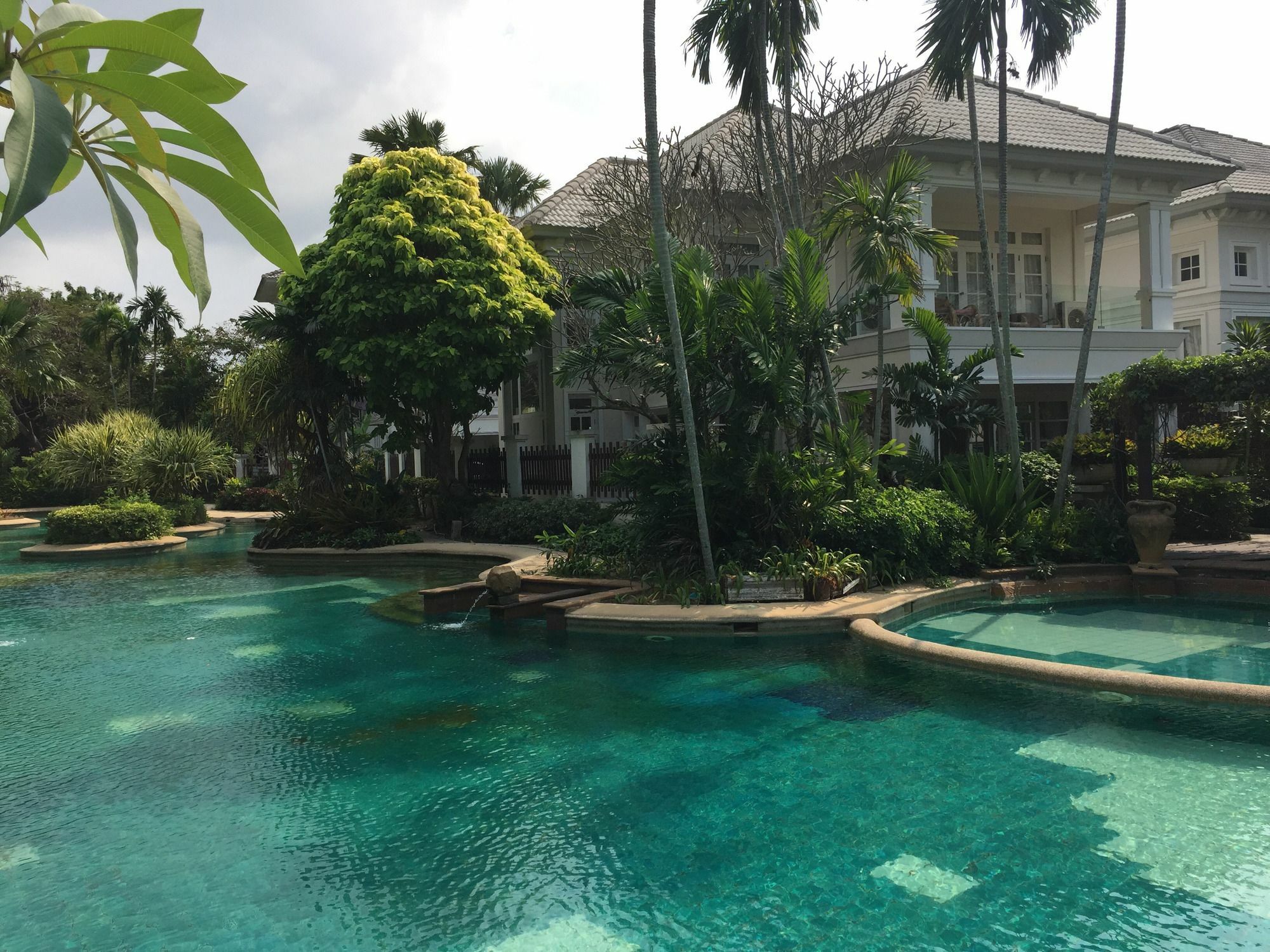 Baan Dhewaran Beachfront Villa Na Chom Thian Eksteriør billede